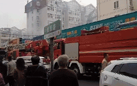 突發(fā)！青島一居民樓發(fā)生爆燃！已造1人死亡，7人受傷！3公里外有震感…