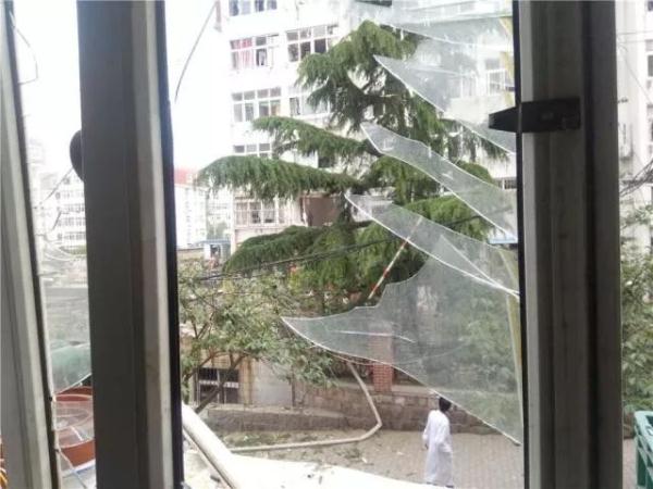 突發(fā)！青島一居民樓發(fā)生爆燃！已造1人死亡，7人受傷！3公里外有震感…